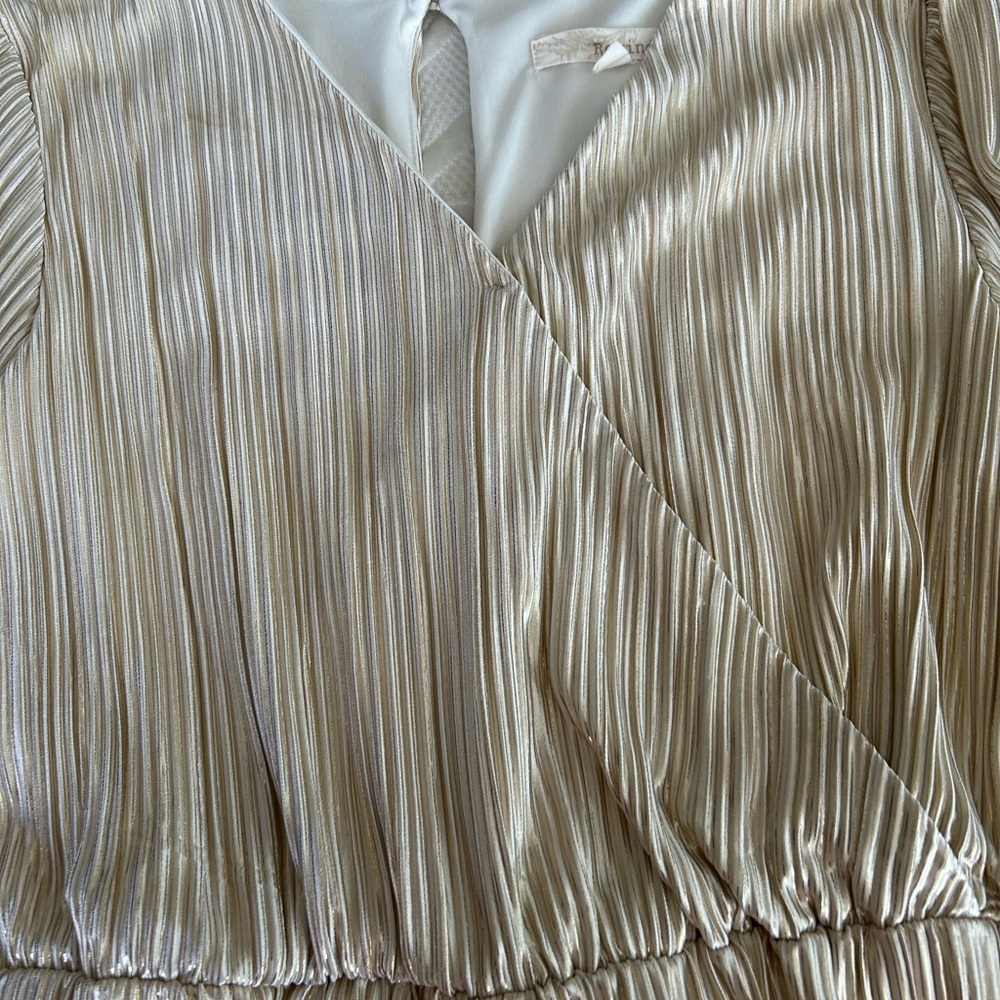 Rewind Elegant Gold Pleated Romper - Picture 4 of 12